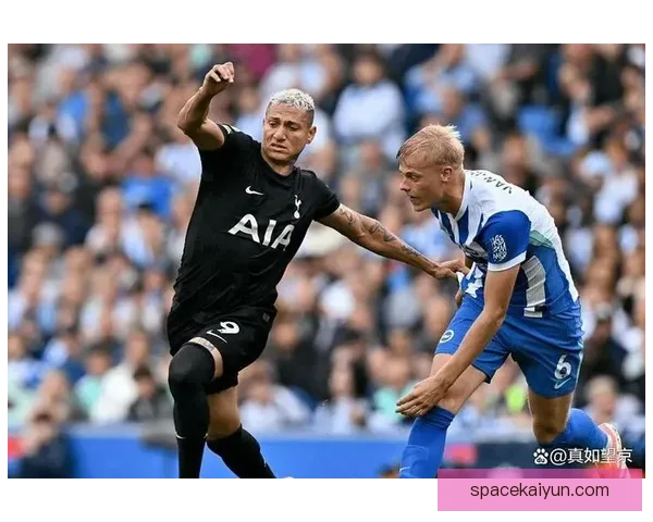 英超赛季红牌数据分析：哪些球员因犯规频繁表现亮眼