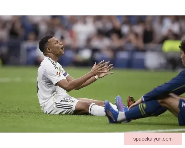 阿什拉夫在对阵皇马的比赛中表现出色，状态回暖备受关注